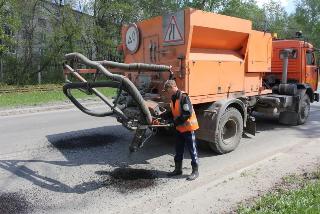Ямочный ремонт продолжается в Белогорске 