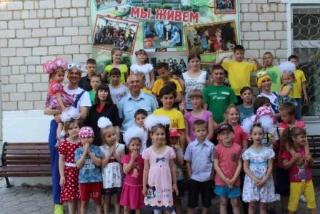 Полицейские Белогорска подарили детям праздник