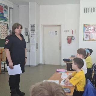  В школах Белогорска продолжаются уроки безопасности 