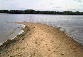 В Белогорске на косе реки Томь обнаружили тело женщины