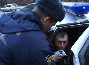 Шесть водителей Белогорска сели за руль в нетрезвом виде