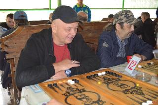 За 100 тысяч рублей и кубок чемпиона по длинным нардам в Белогорске боролись более 80 участников