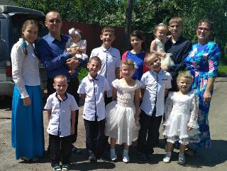 Две семьи из Белогорска победили в региональном этапе конкурса «Семья года»