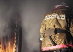 Архаринские огнеборцы спасли из горящей квартиры женщину