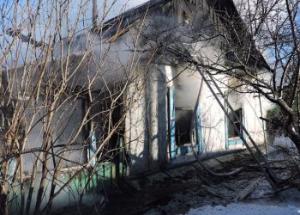 В Райчихинске сгорел жилой дом
