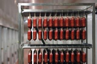 В Госдуме предложили запретить называть колбасу колбасой