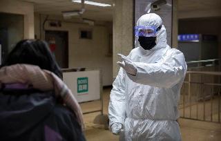 Число заболевших коронавирусом в Китае за сутки возросло на 444 человека