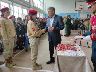 170 школьников Белогорска вступили в ряды юнармейцев