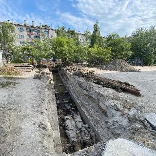 В Белогорске идет ремонт участка теплотрассы 