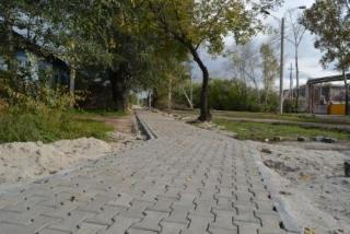 Строительство тротуаров продолжается в Белогорске