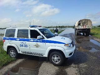 В Белогорске из-за перелива  перекрыли дорогу на Низинное