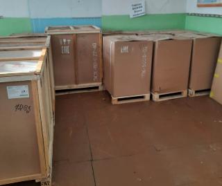 Поставка оборудования в школьные столовые Белогорска продолжается